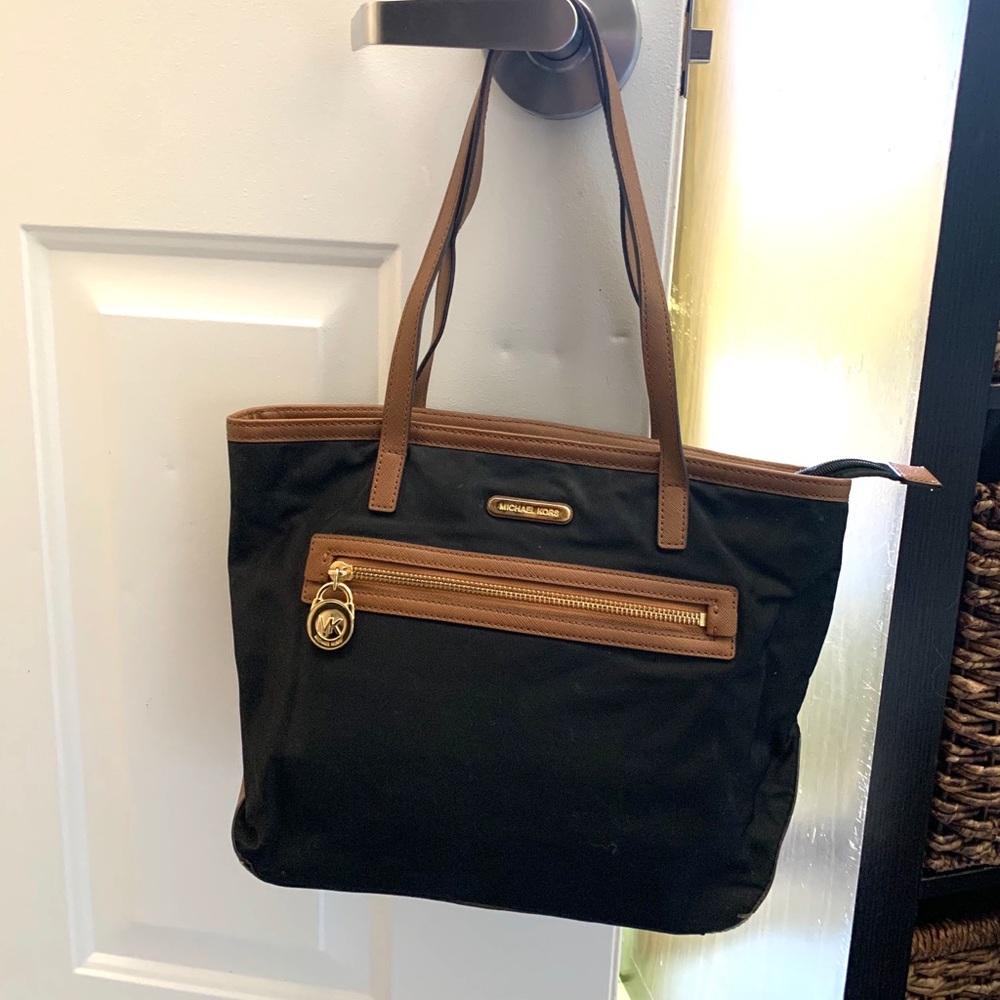 Micheal Kors purse